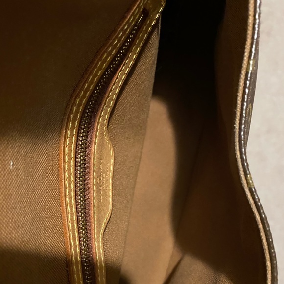 💯 Louis Vuitton purse BUNDLE like new with dust bag and teddy bear keychain - Picture 12 of 16